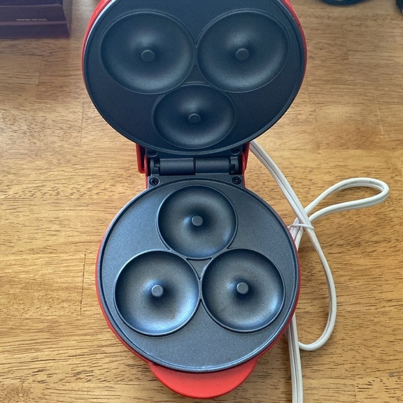 Nostalgia Mini Donut Maker - Picture 2 of 4